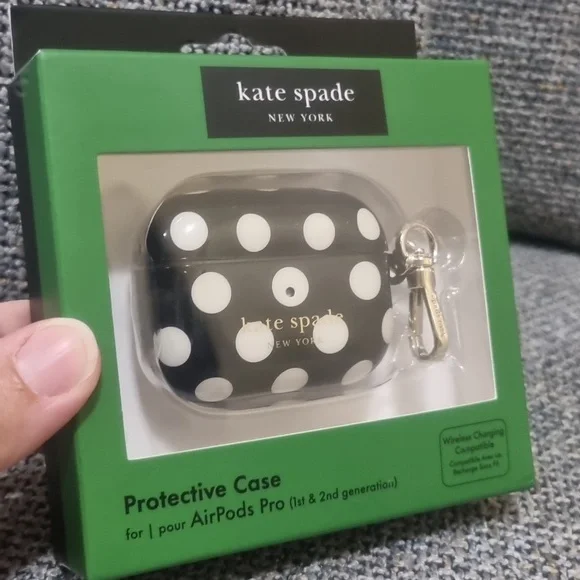 NWT Kate Spade Black and White Polka Dot AirPods Pro Case - Picture 2 of 8